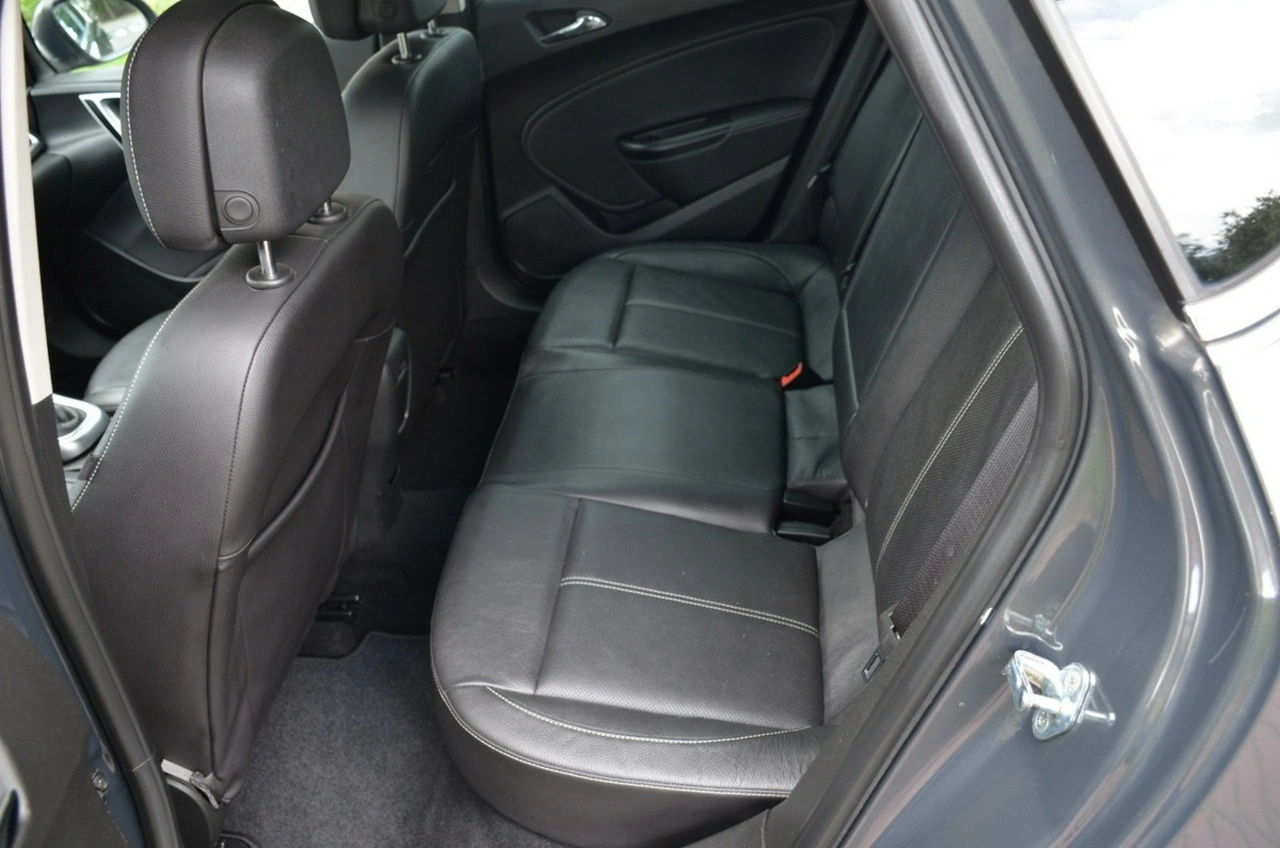 Opel Astra - Zdjęcie 23