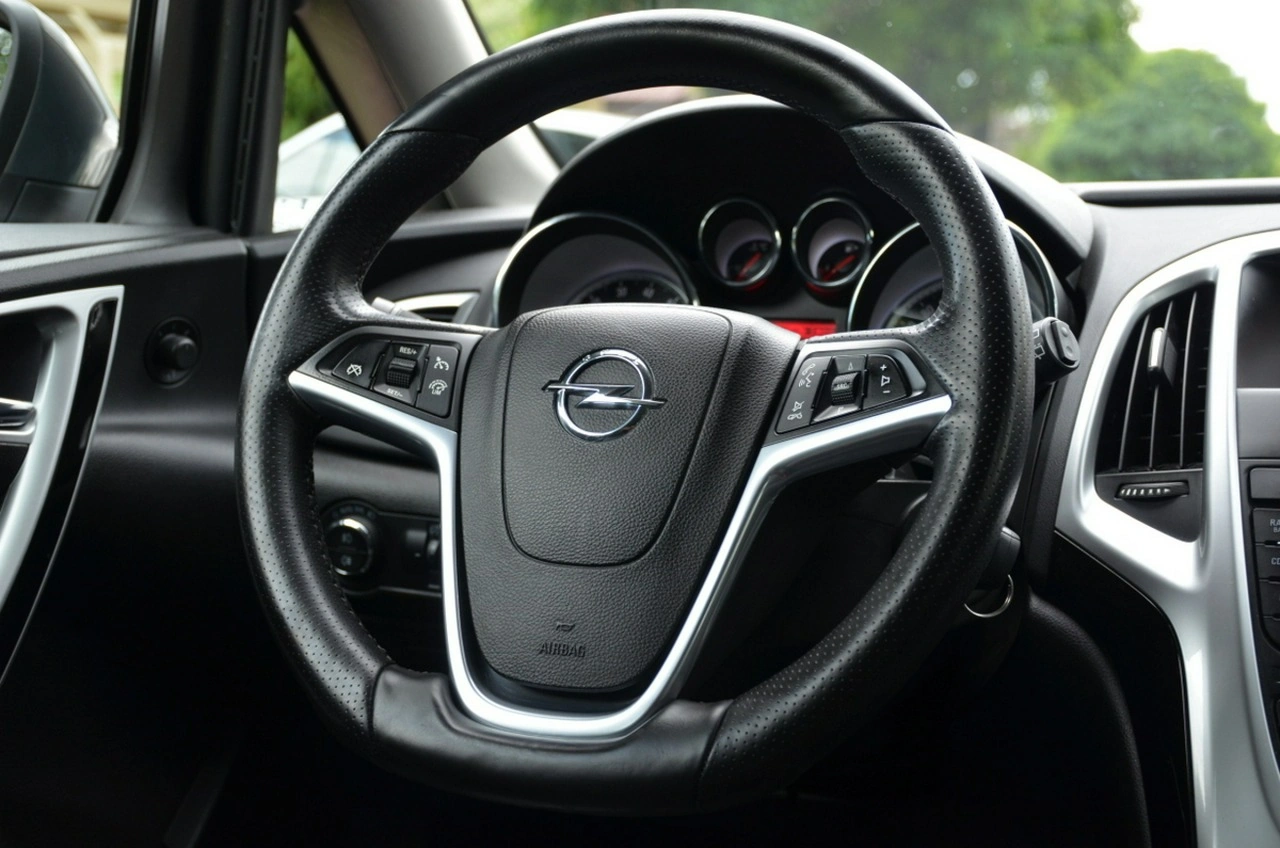 Opel Astra - Zdjęcie 29