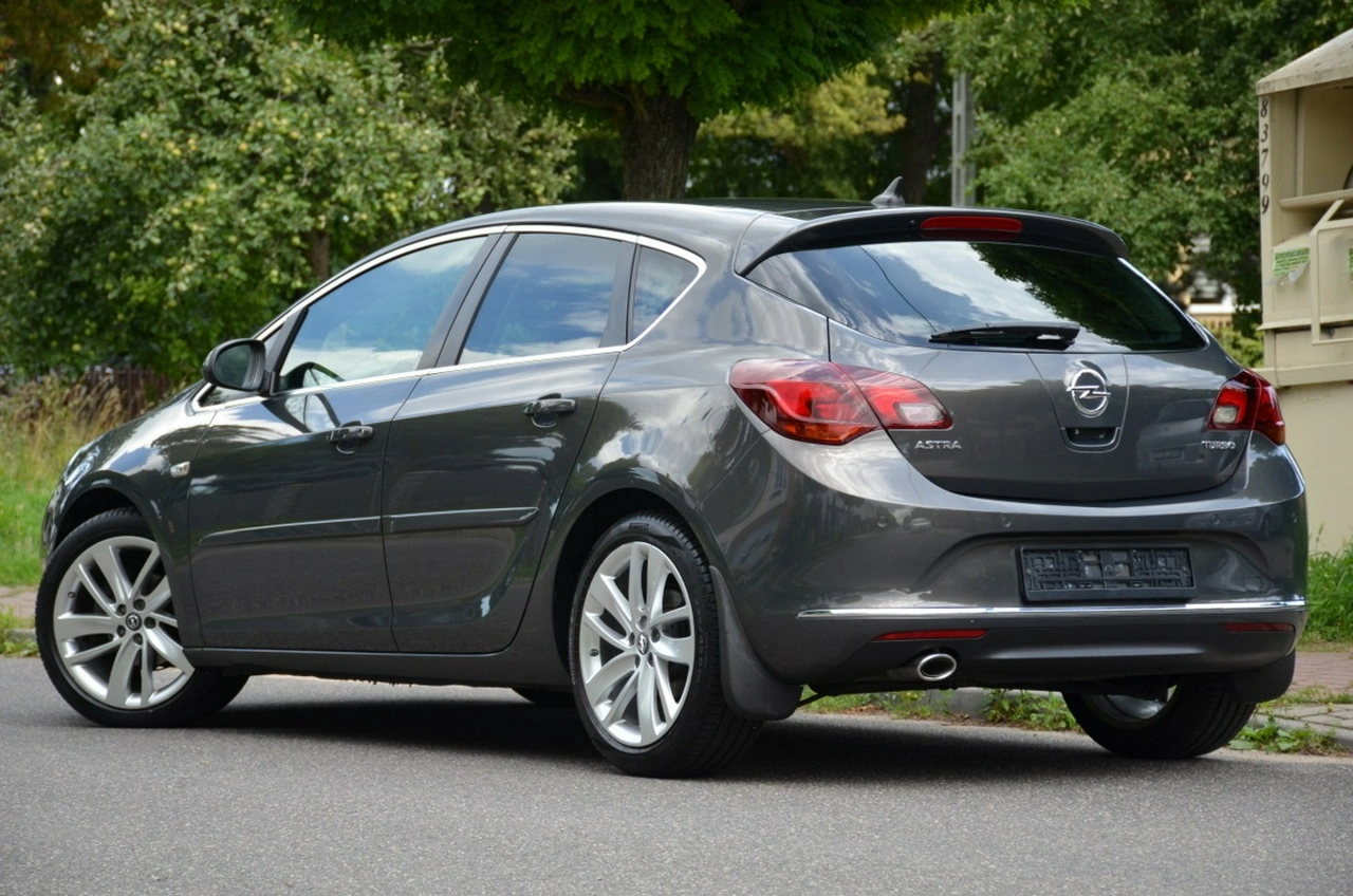 Opel Astra - Zdjęcie 5