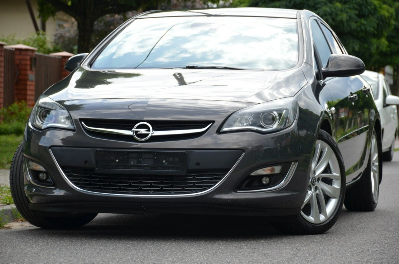 Opel Astra - Główne zdjęcie