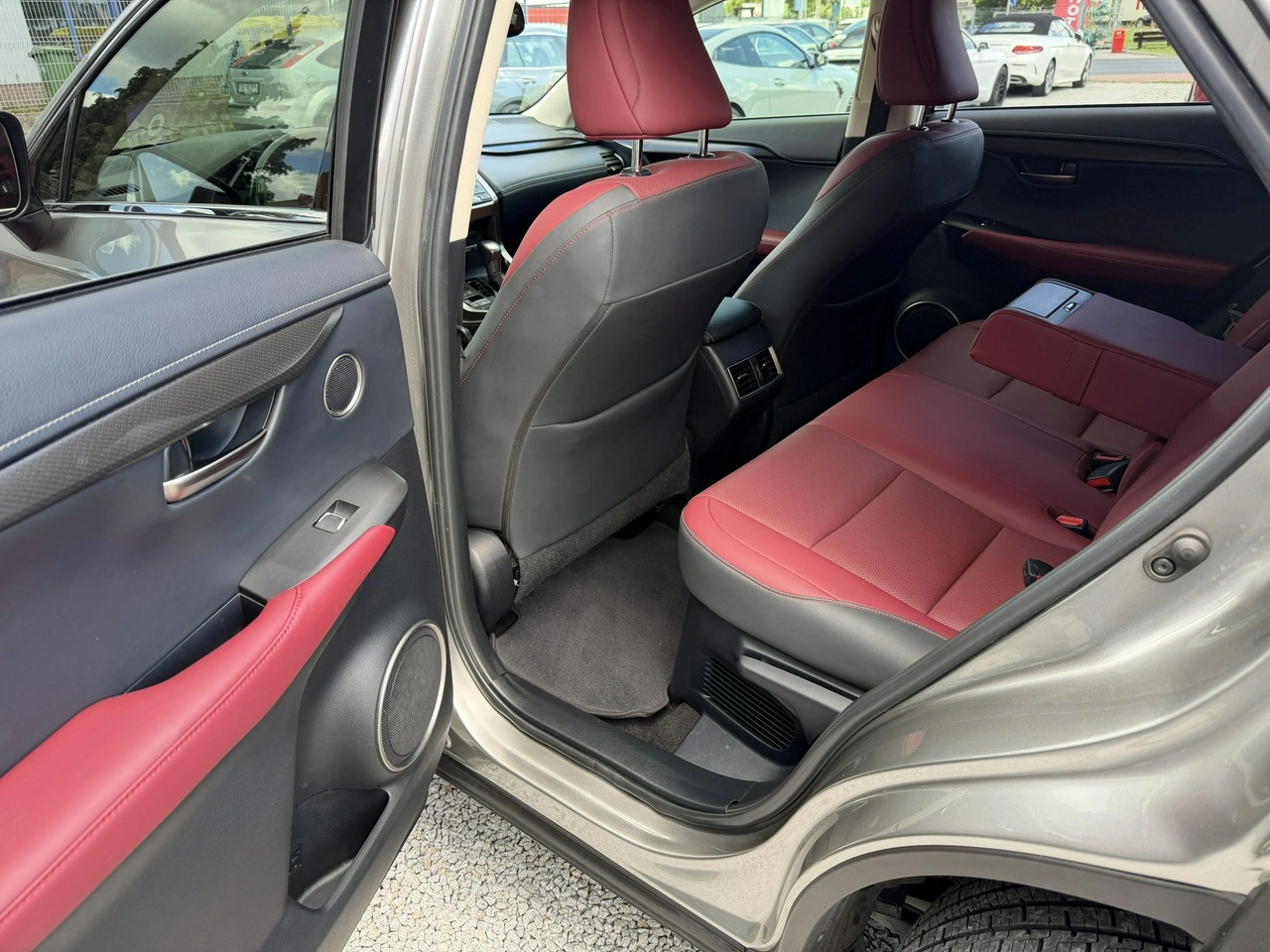 Lexus NX - Zdjęcie 24