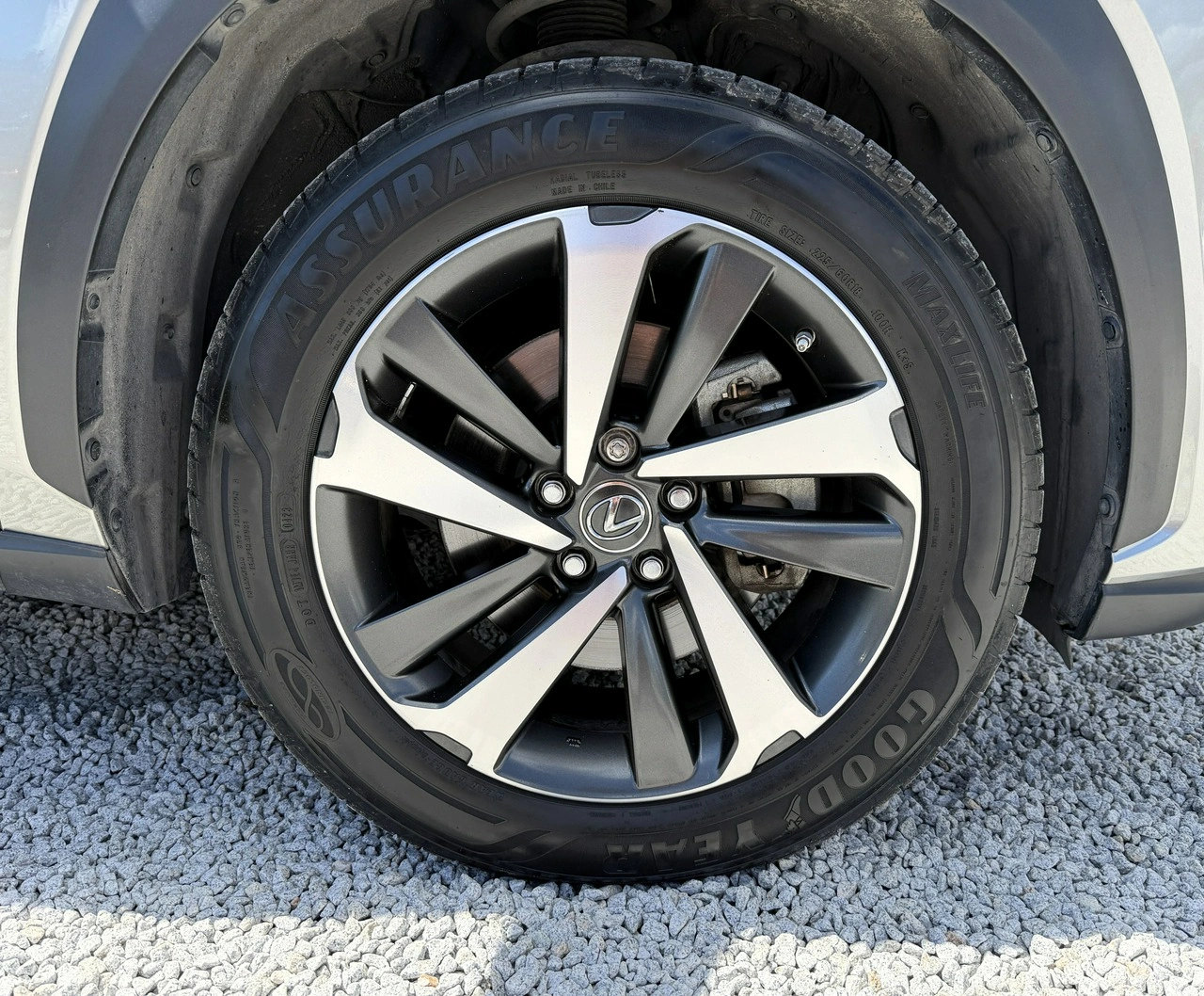 Lexus NX - Zdjęcie 8