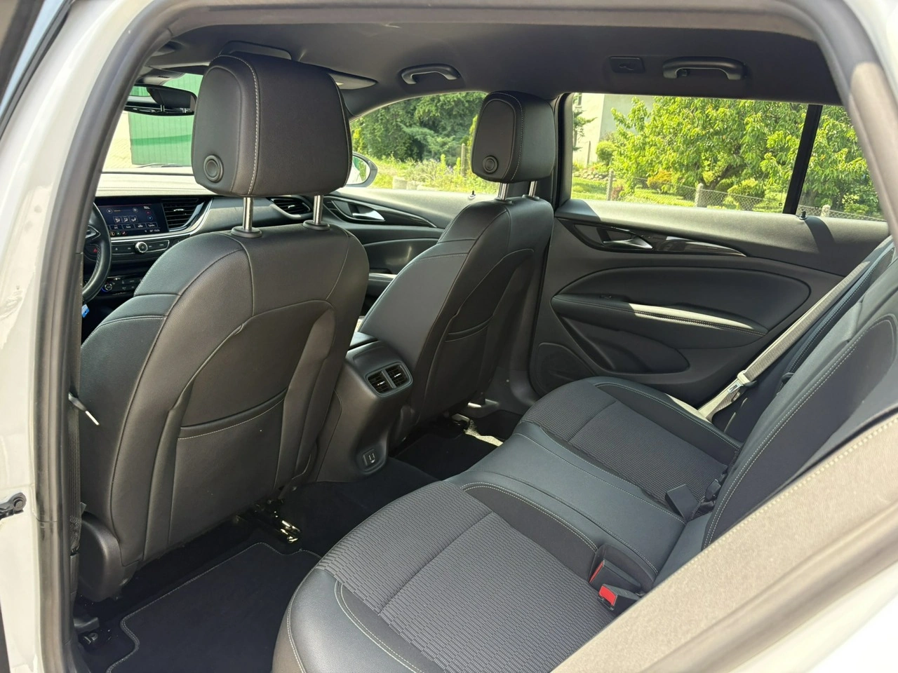 Opel Insignia - Zdjęcie 9