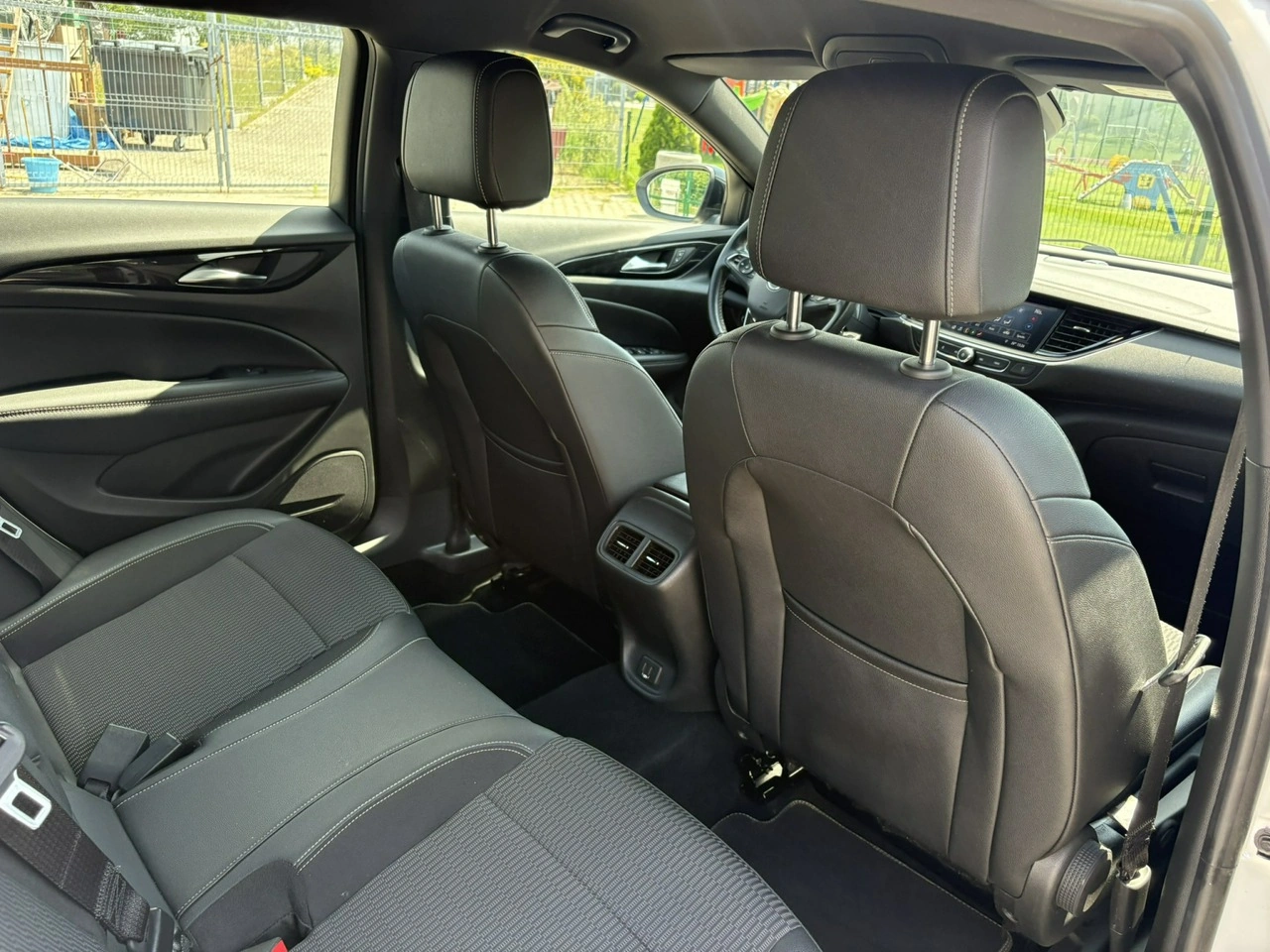 Opel Insignia - Zdjęcie 11