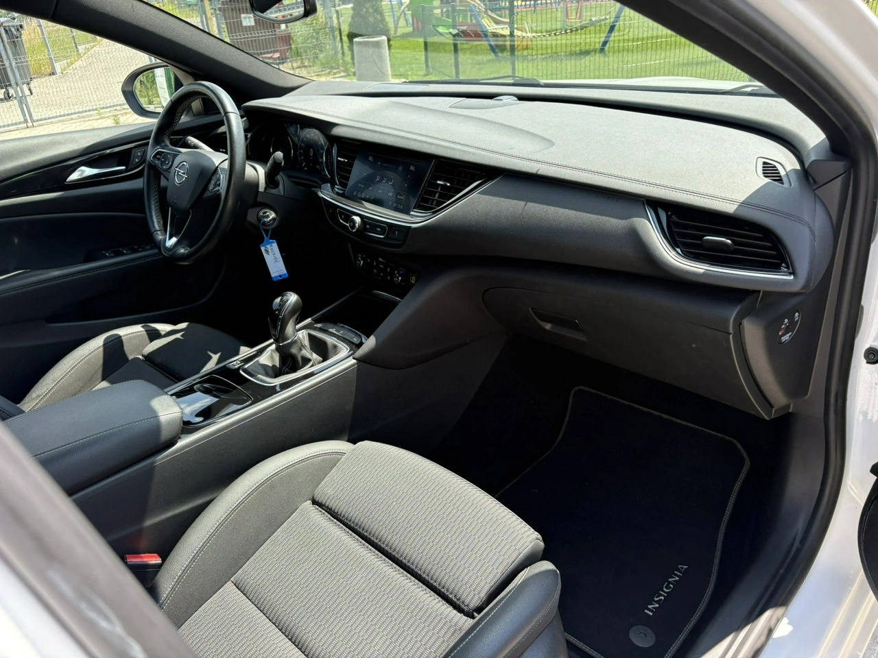 Opel Insignia - Zdjęcie 12