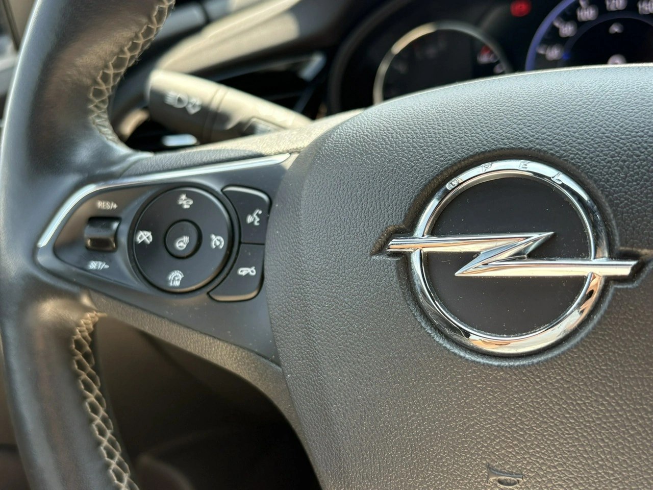 Opel Insignia - Zdjęcie 30