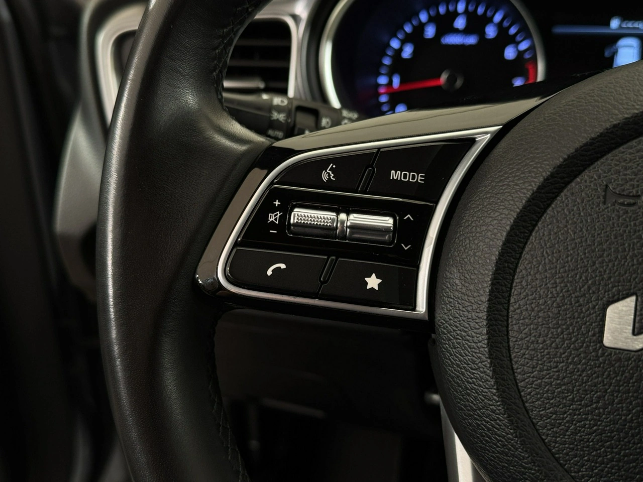 Kia Ceed - Zdjęcie 15