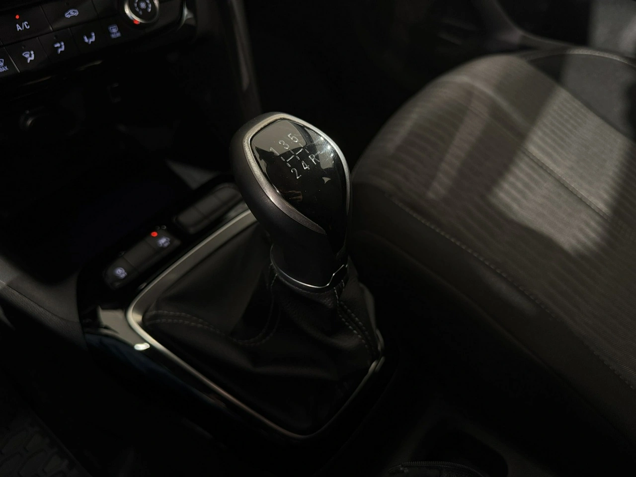 Opel Corsa - Zdjęcie 23