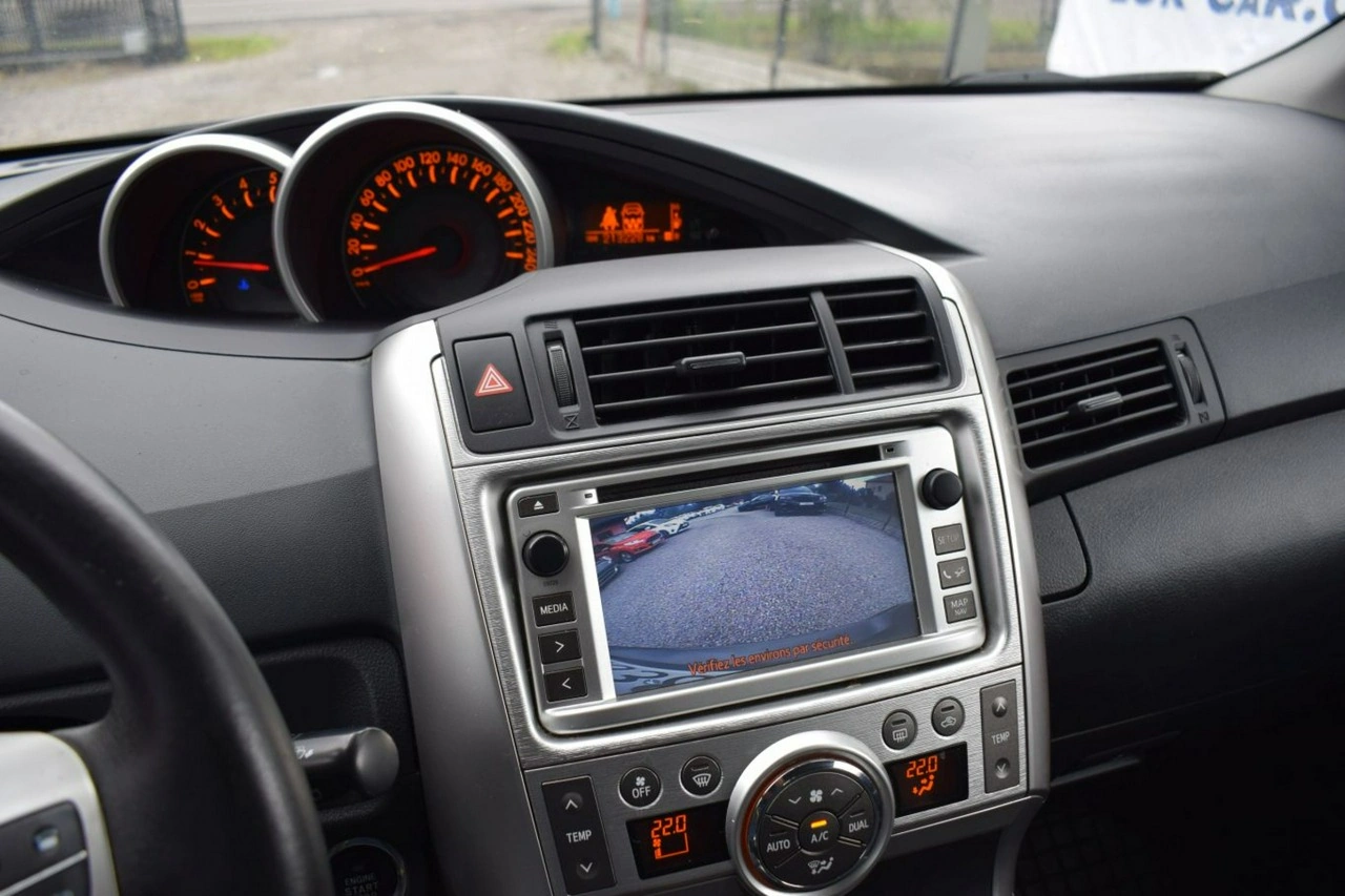 Toyota Verso - Zdjęcie 10