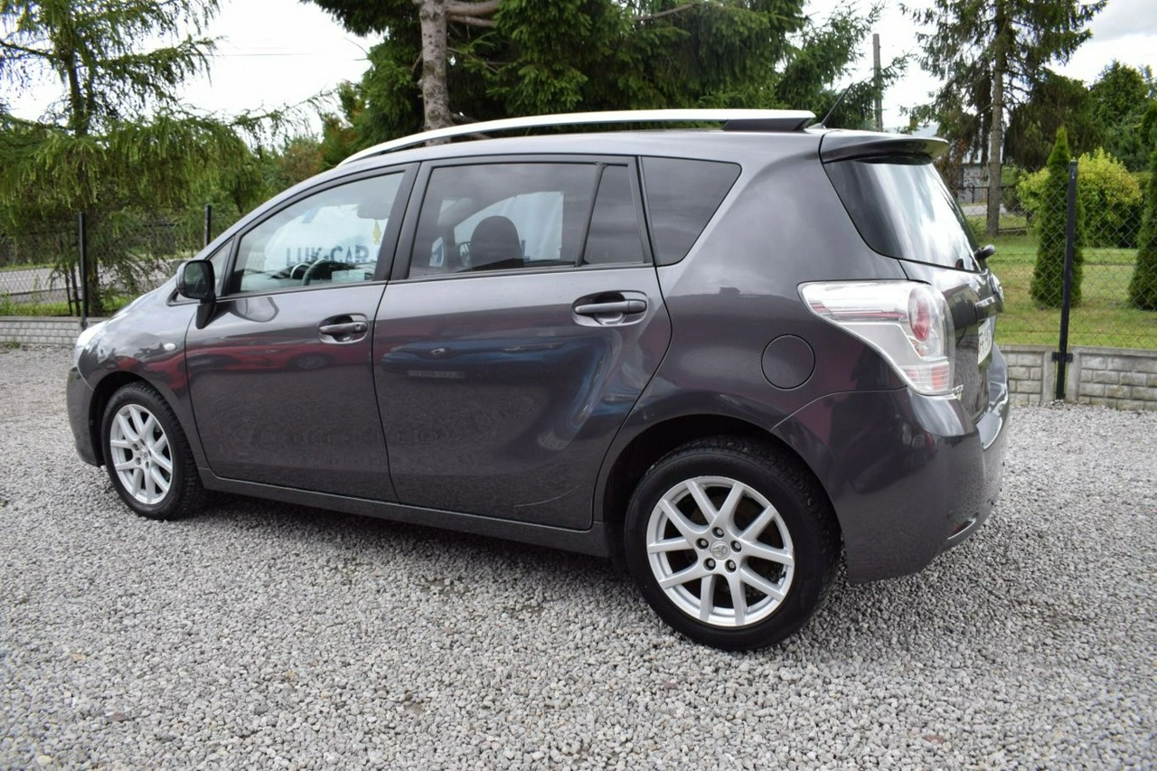 Toyota Verso - Zdjęcie 1
