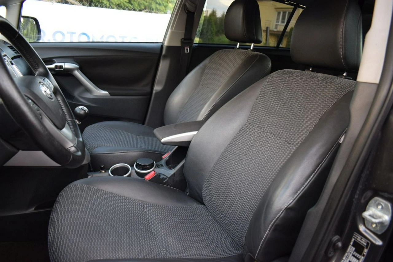 Toyota Verso - Zdjęcie 6