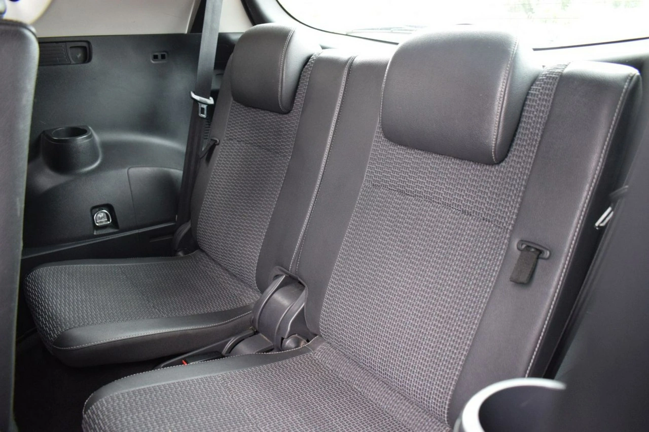 Toyota Verso - Zdjęcie 8