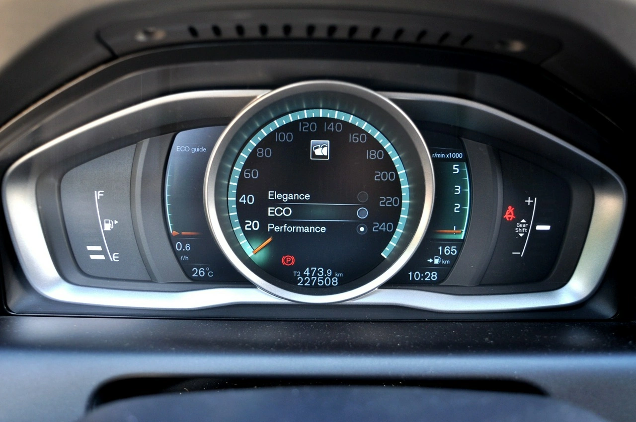 Volvo XC 60 - Zdjęcie 18