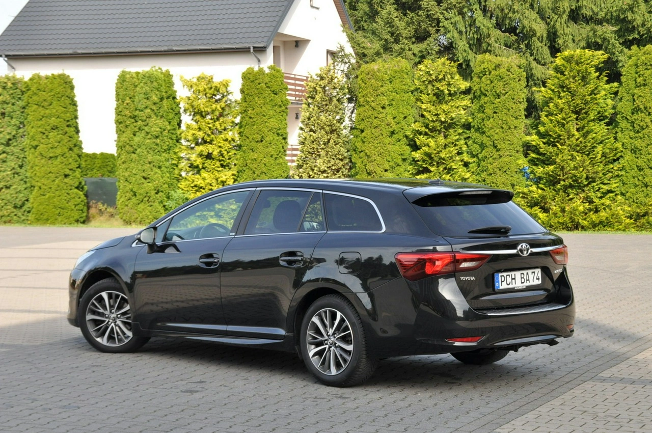 Toyota Avensis - Zdjęcie 12