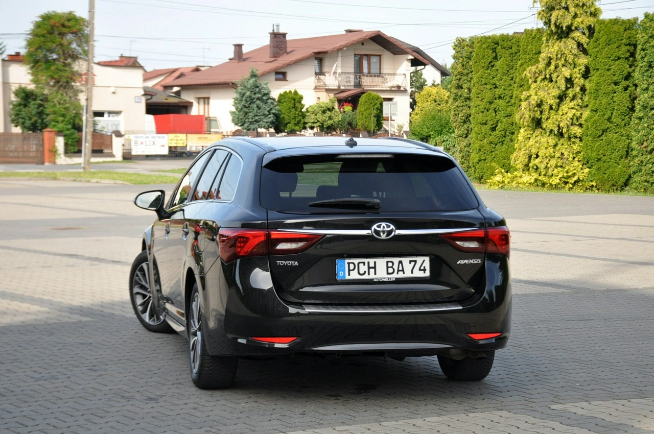Toyota Avensis - Zdjęcie 14