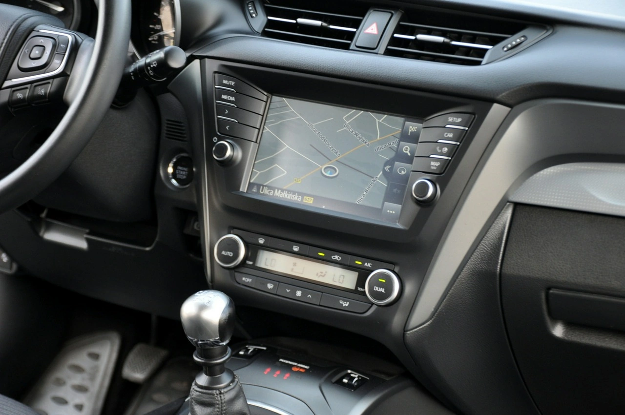 Toyota Avensis - Zdjęcie 25