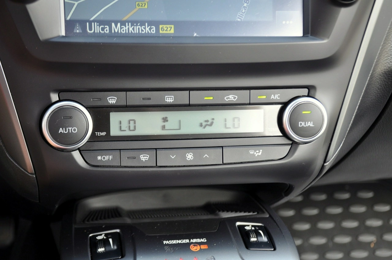 Toyota Avensis - Zdjęcie 31