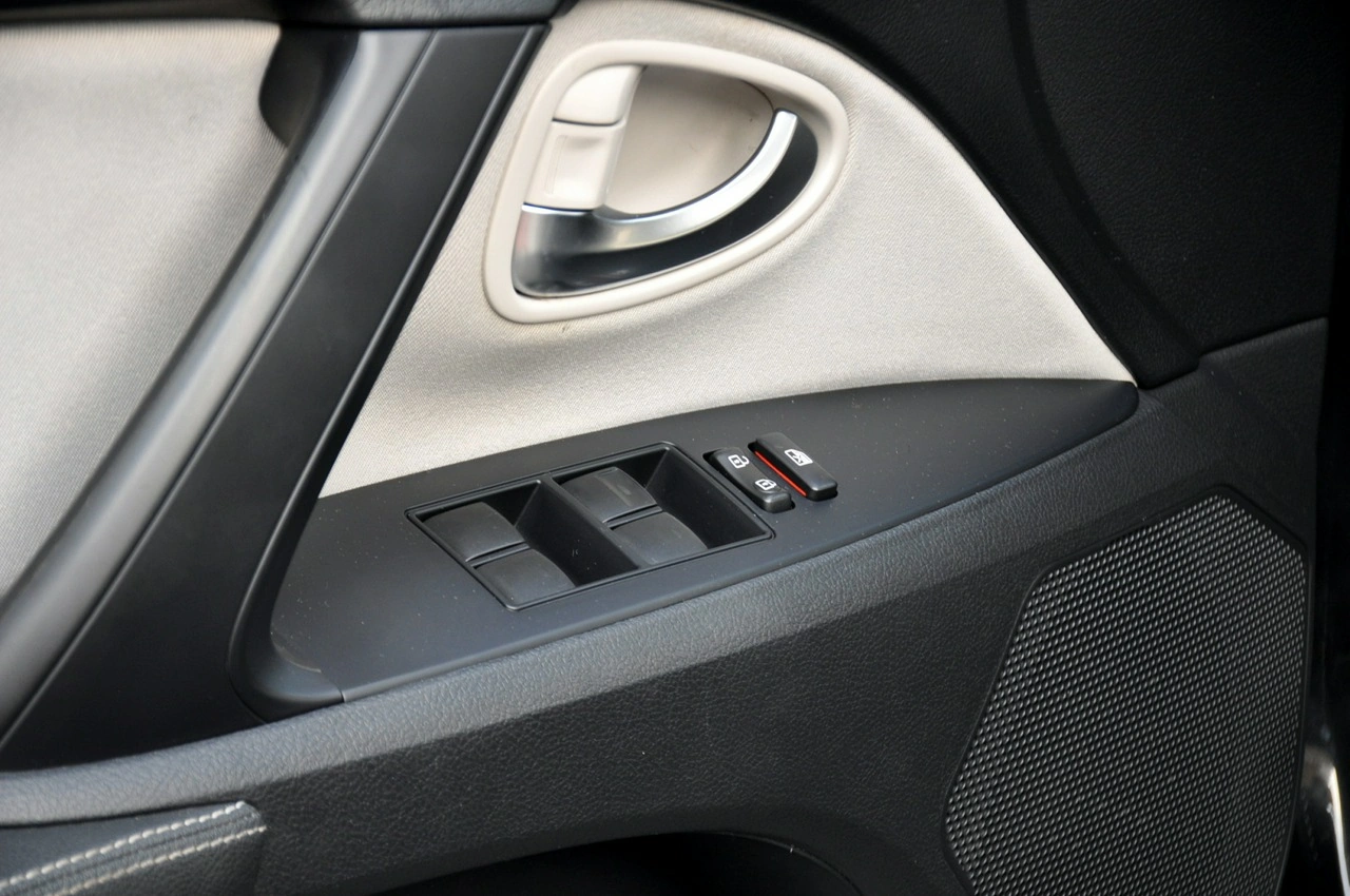 Toyota Avensis - Zdjęcie 35