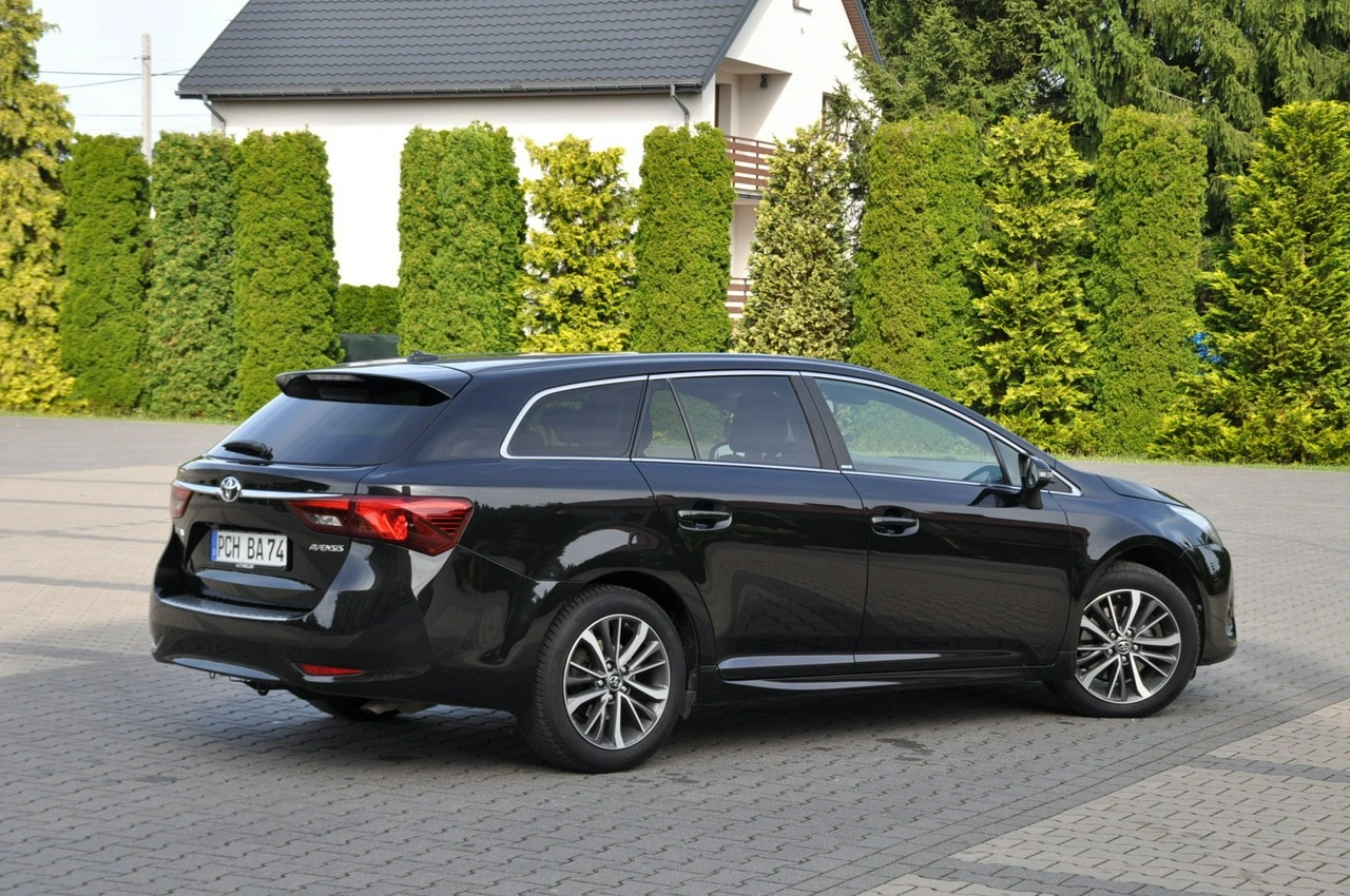 Toyota Avensis - Zdjęcie 4