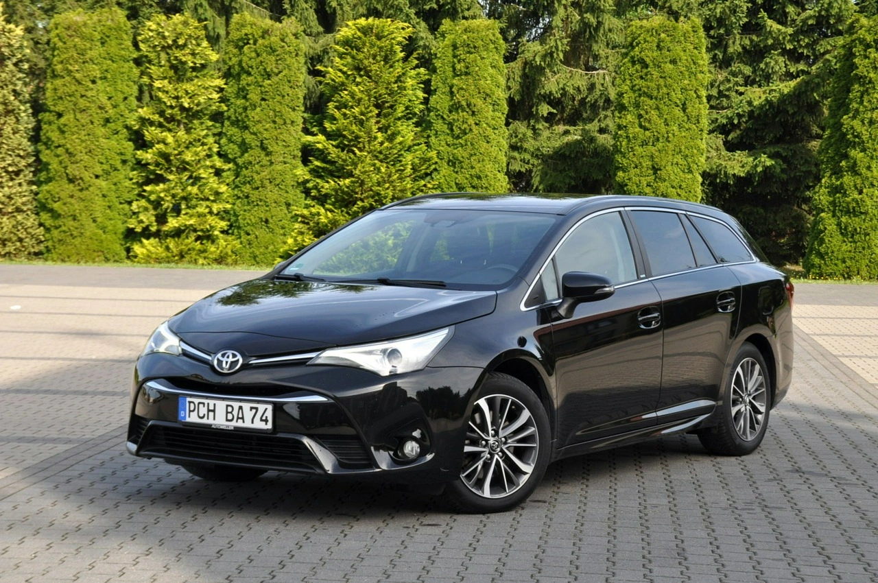 Toyota Avensis - Zdjęcie 8