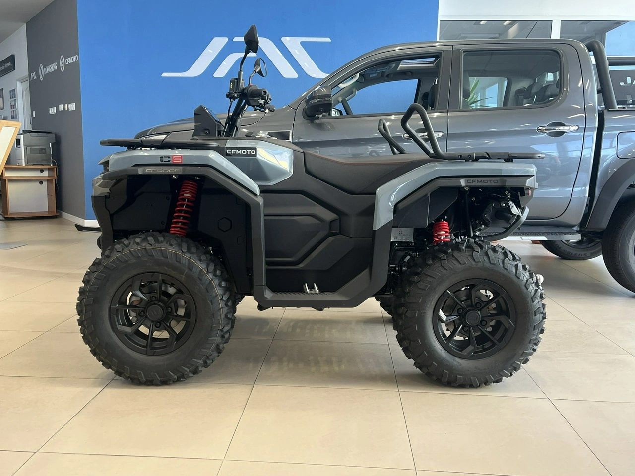 CF Moto C-Force - Zdjęcie 1