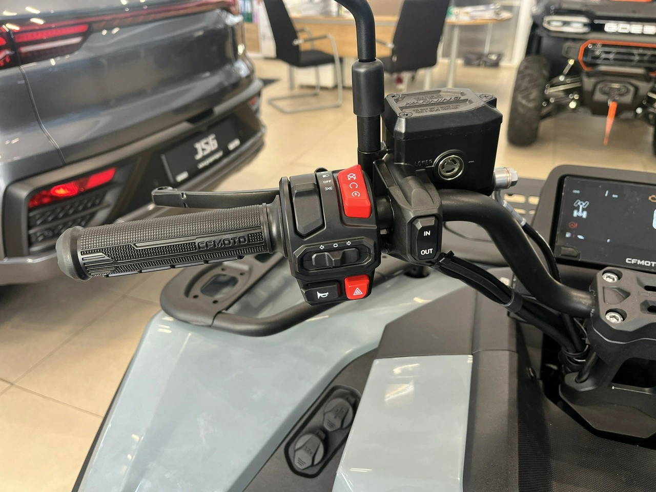 CF Moto C-Force - Zdjęcie 6
