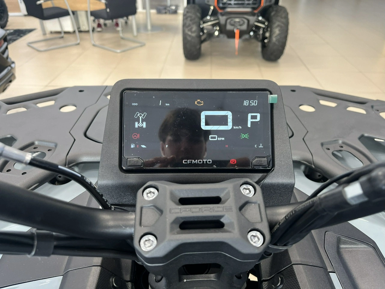 CF Moto C-Force - Zdjęcie 7