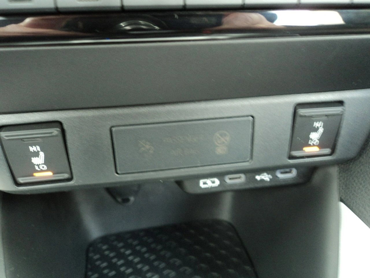 Mazda 2 Hybrid - Zdjęcie 14