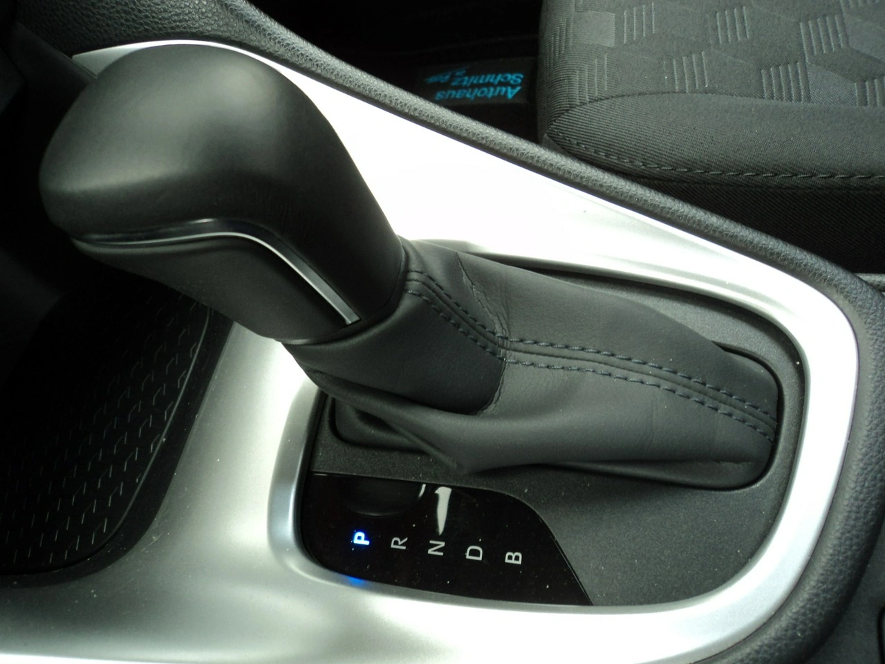 Mazda 2 Hybrid - Zdjęcie 16