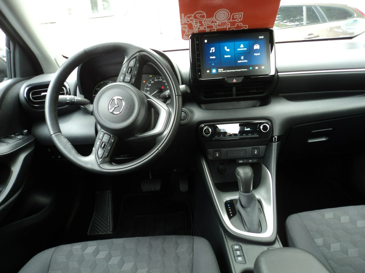 Mazda 2 Hybrid - Zdjęcie 8