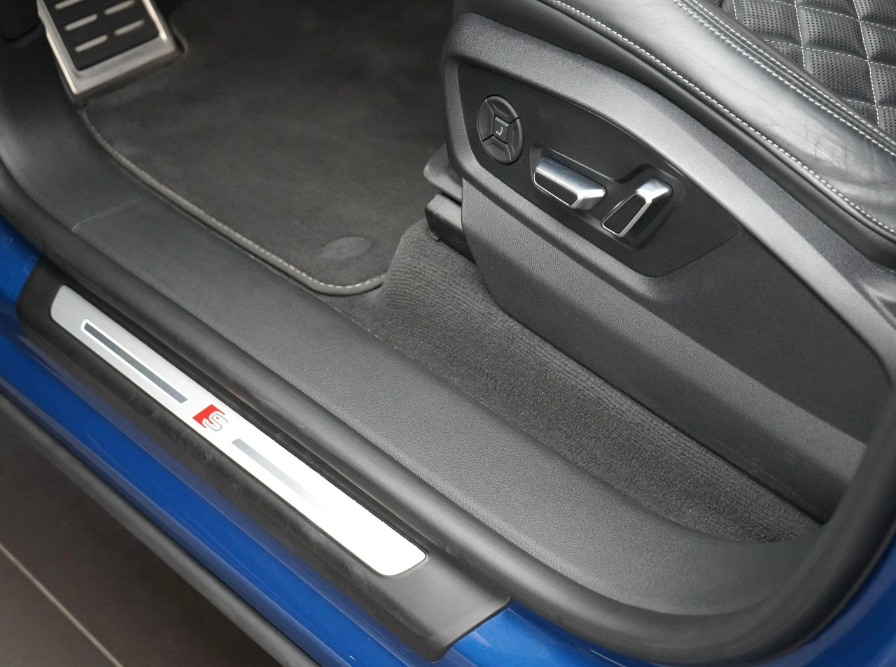 Audi Q8 - Zdjęcie 11