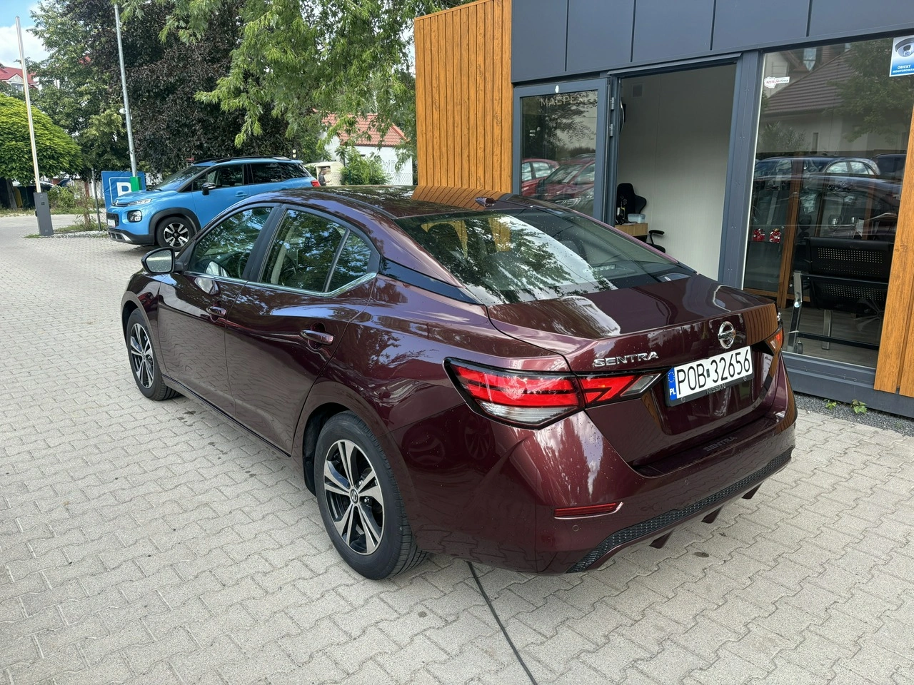 Nissan Sentra - Zdjęcie 2