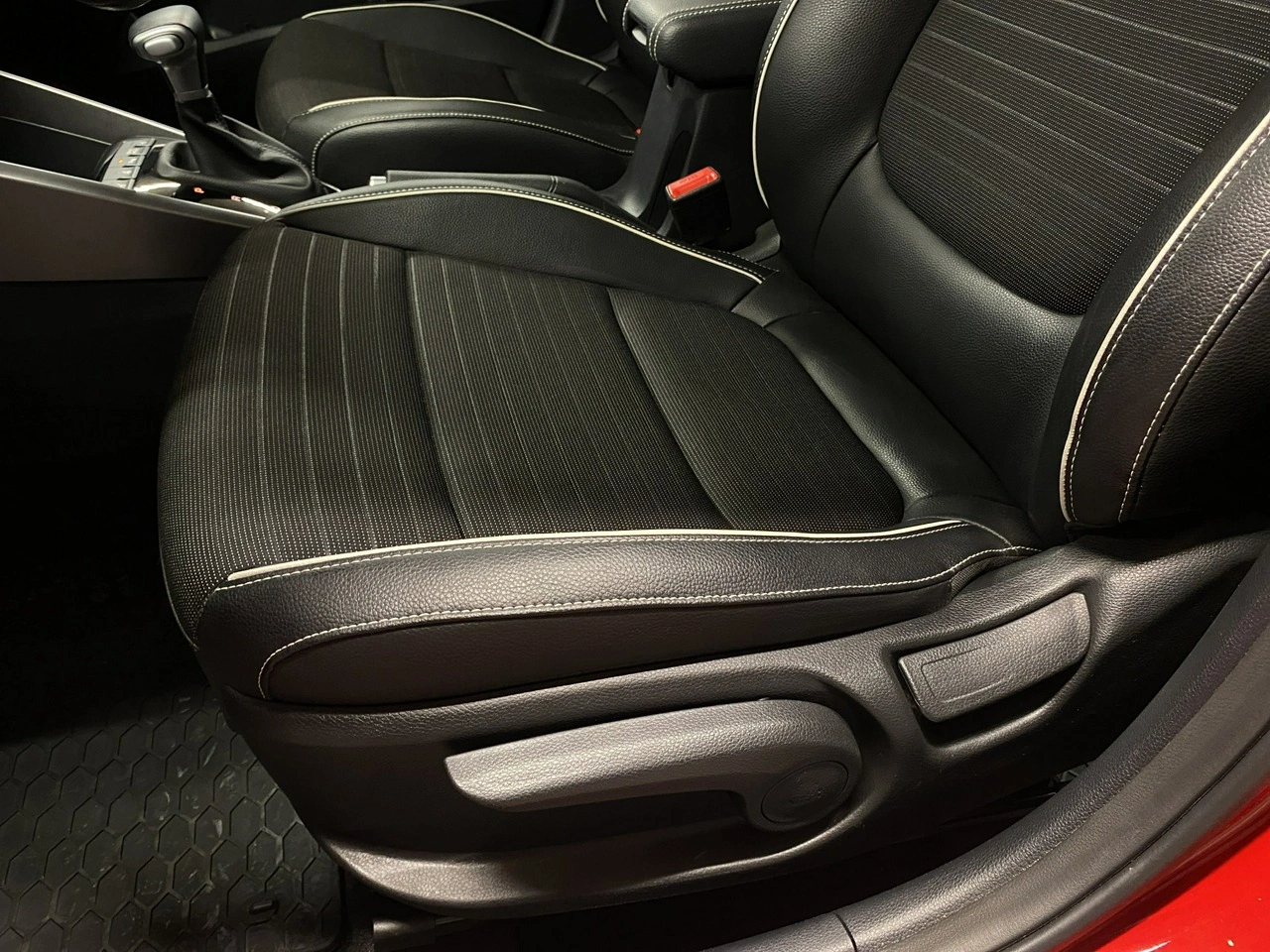 Kia Rio - Zdjęcie 12