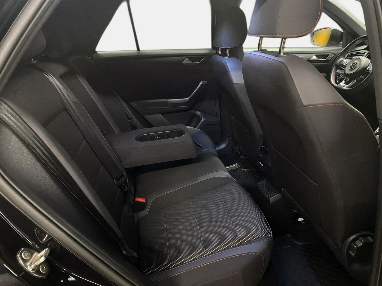 Volkswagen T-Roc - Zdjęcie 14