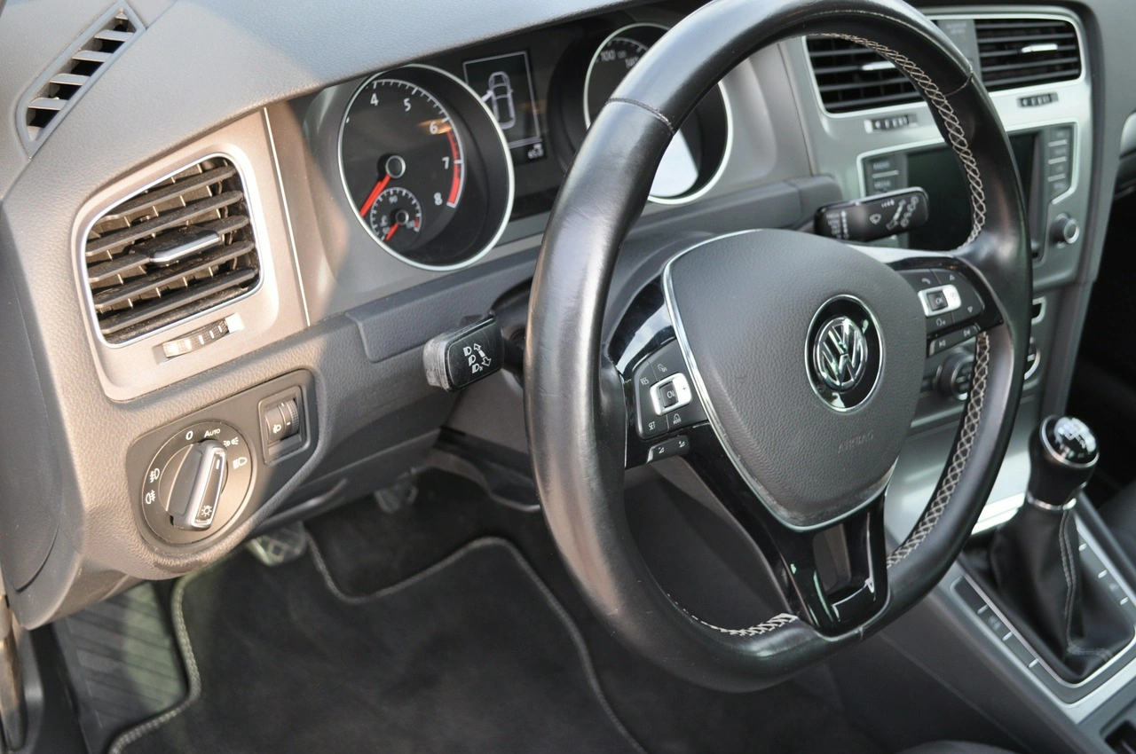 Volkswagen Golf - Zdjęcie 17