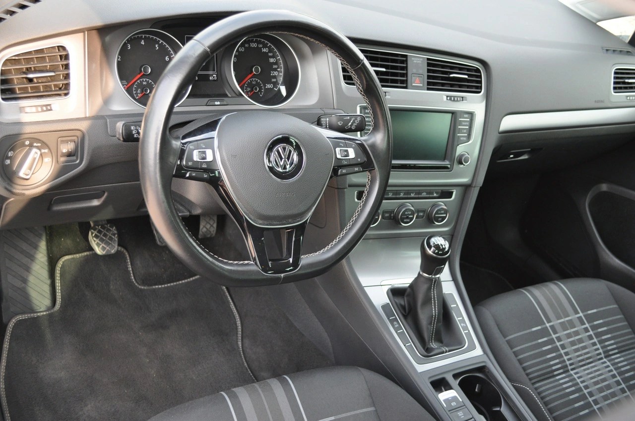 Volkswagen Golf - Zdjęcie 18