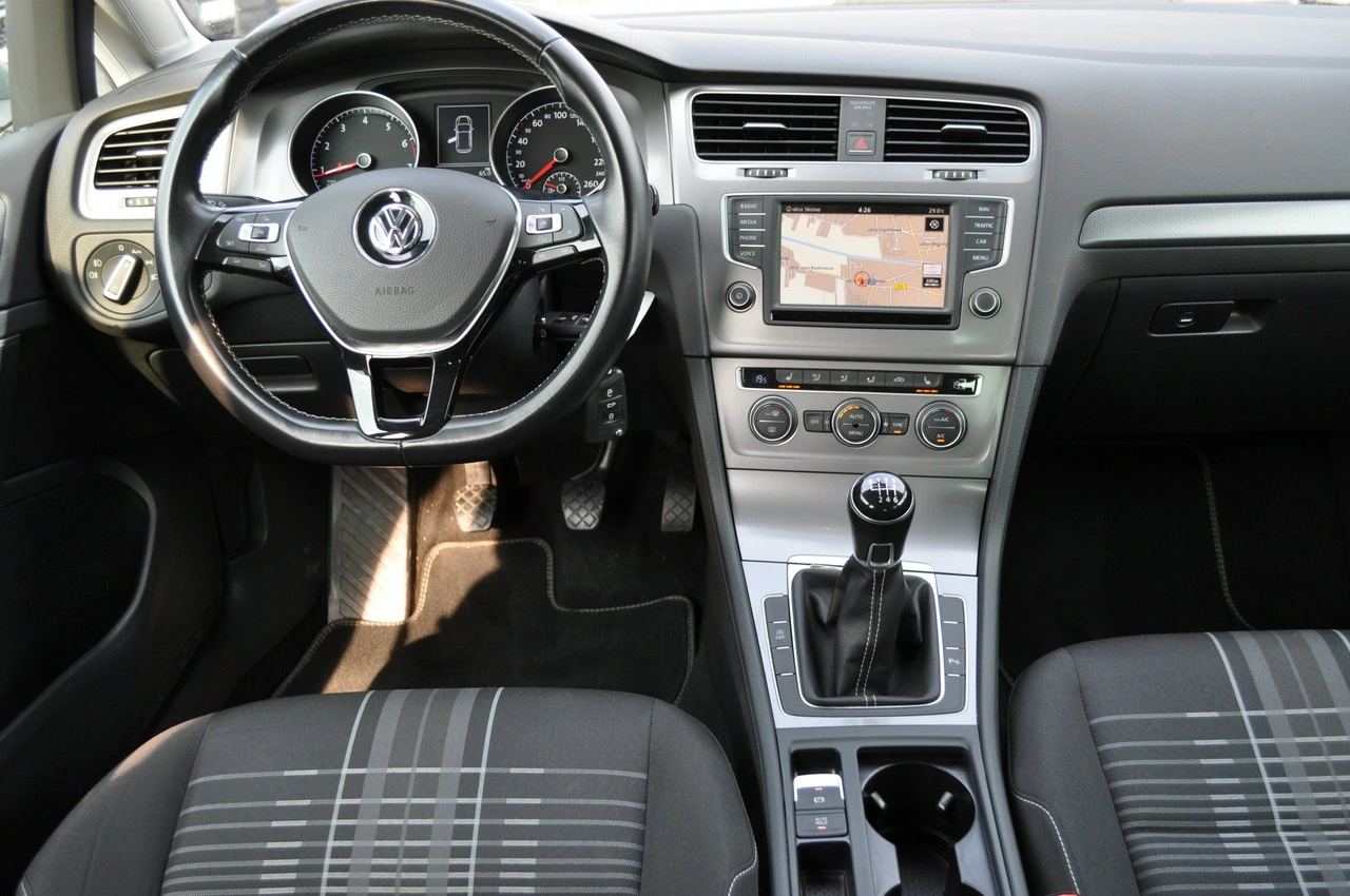 Volkswagen Golf - Zdjęcie 25