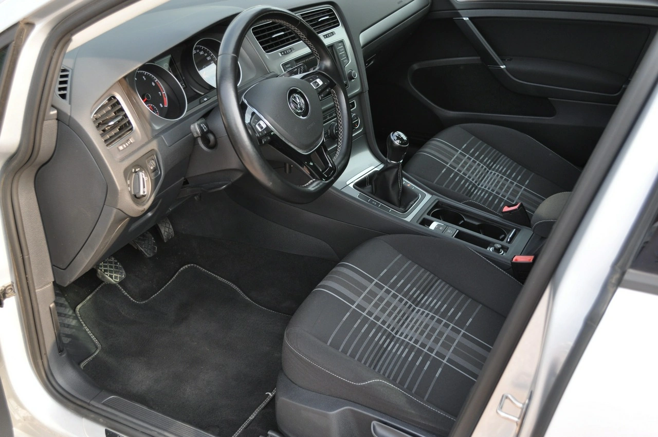 Volkswagen Golf - Zdjęcie 27