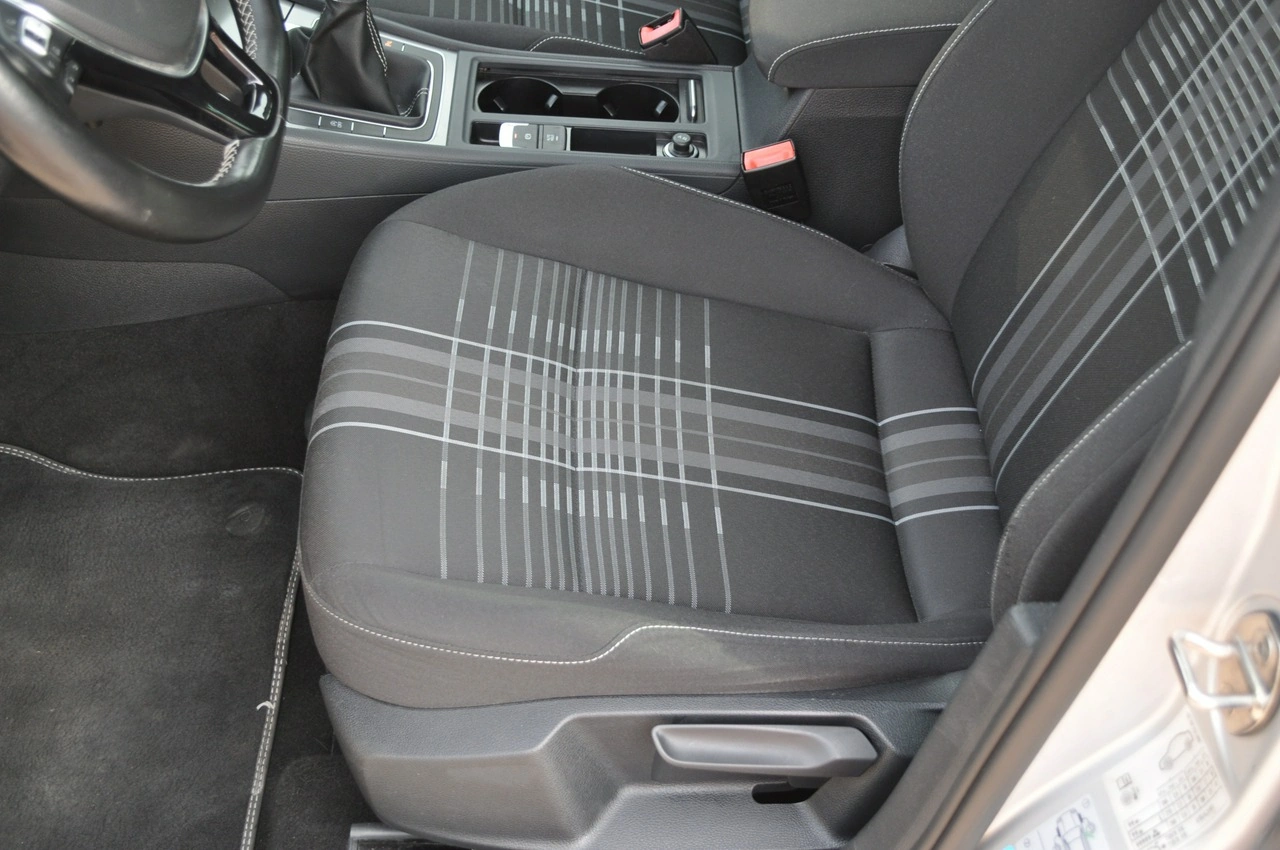 Volkswagen Golf - Zdjęcie 28