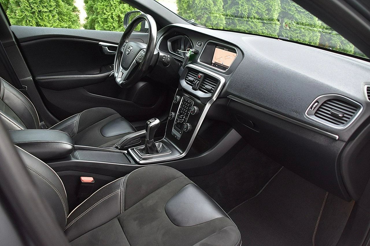 Volvo V40 - Zdjęcie 22