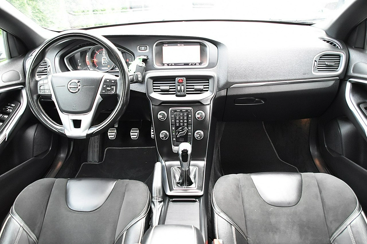 Volvo V40 - Zdjęcie 23