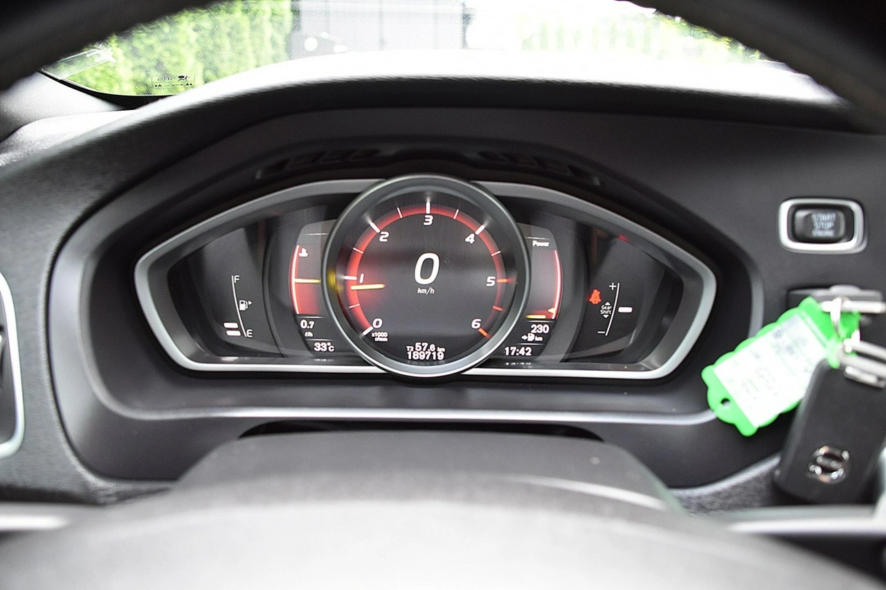 Volvo V40 - Zdjęcie 24