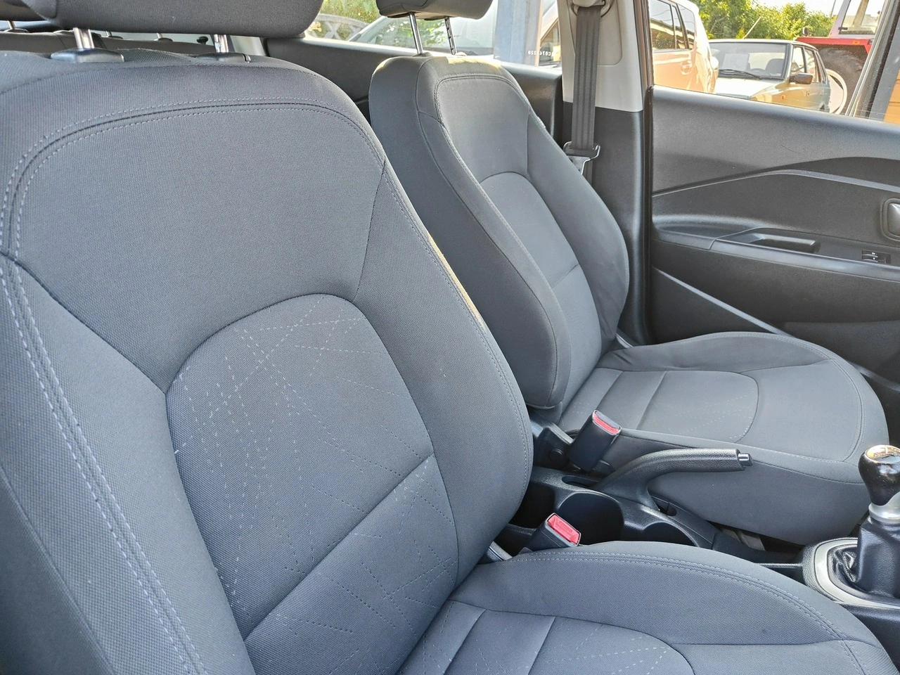 Kia Rio - Zdjęcie 13