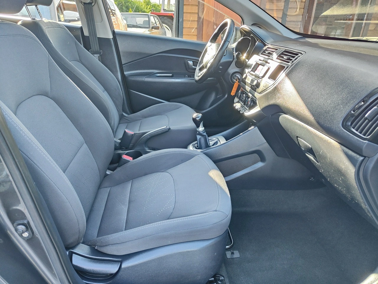 Kia Rio - Zdjęcie 12