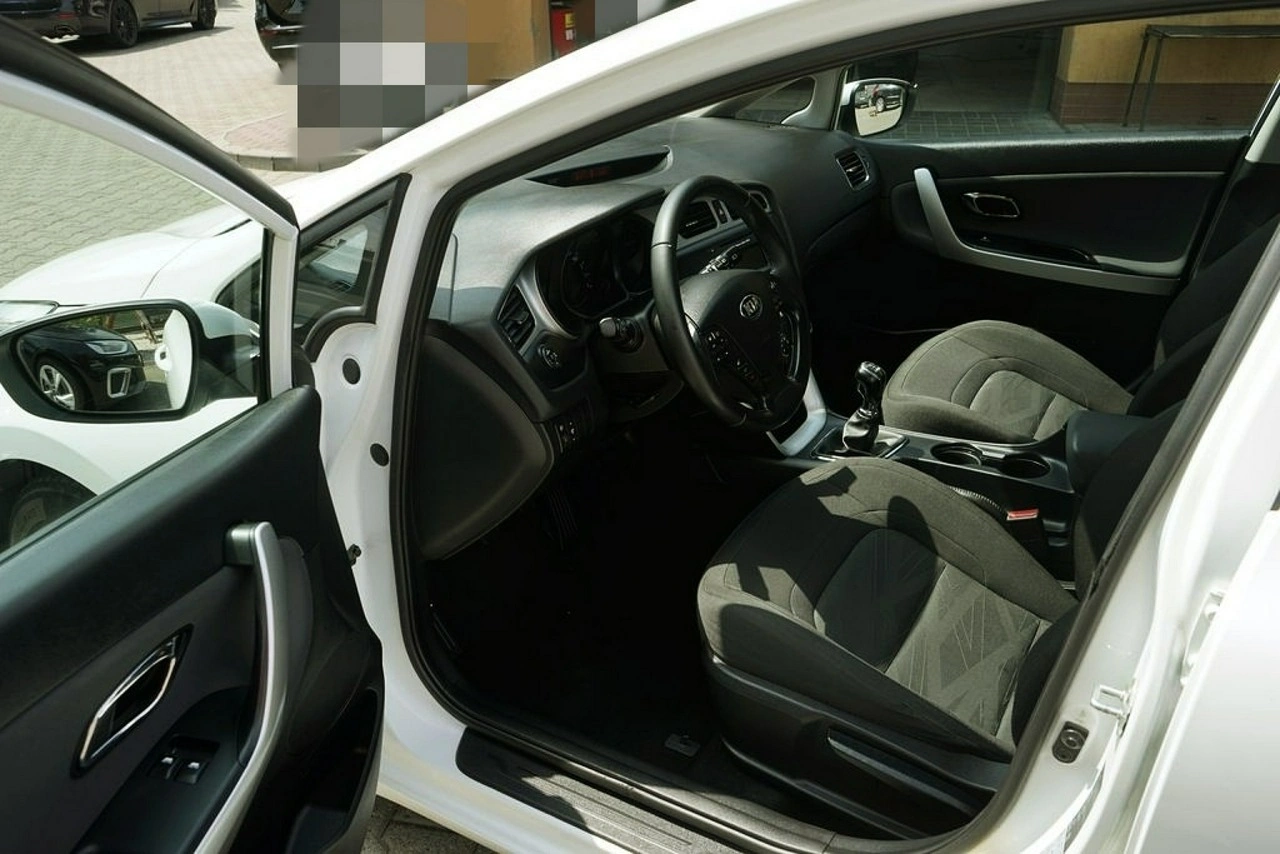 Kia Ceed - Zdjęcie 12