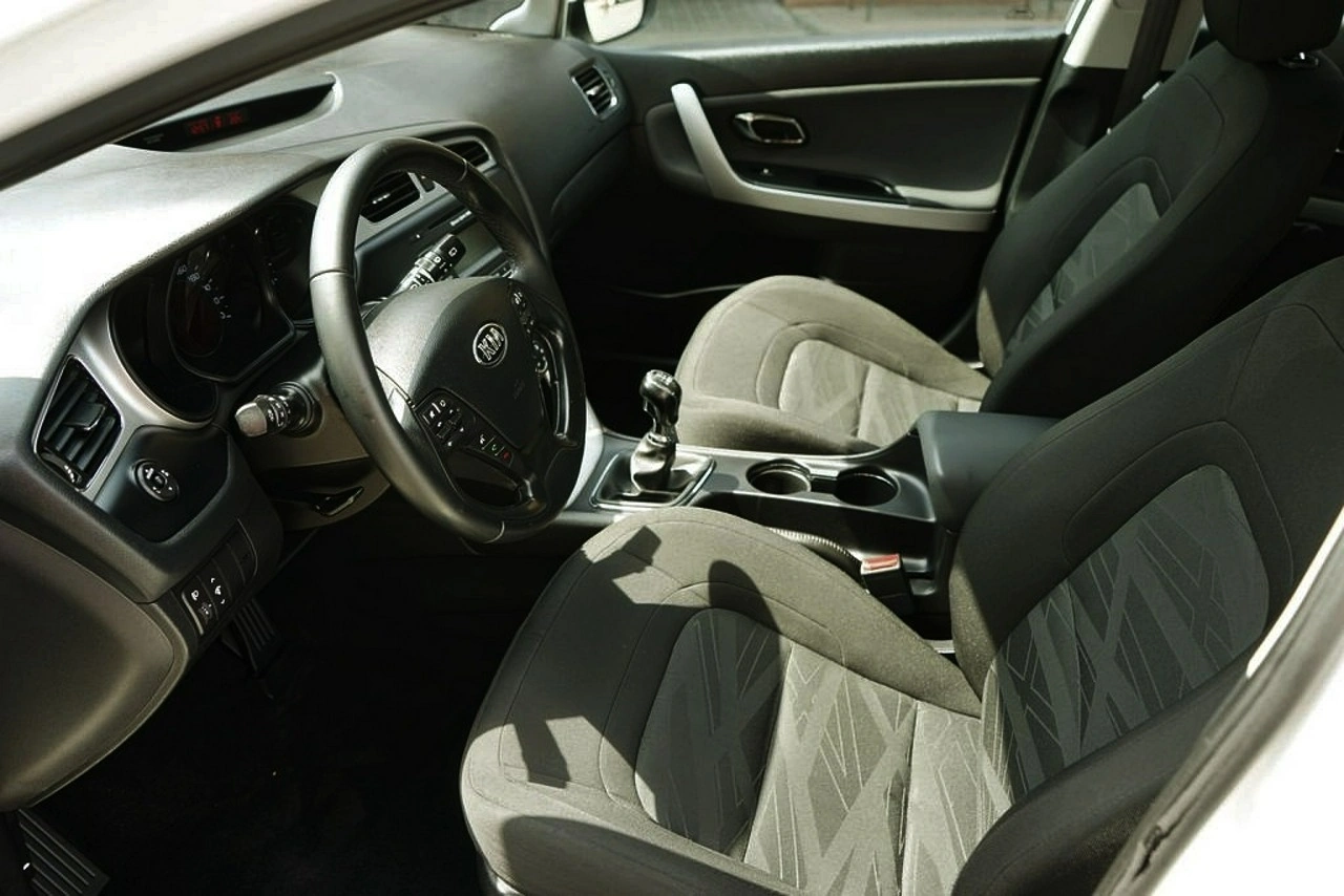 Kia Ceed - Zdjęcie 13