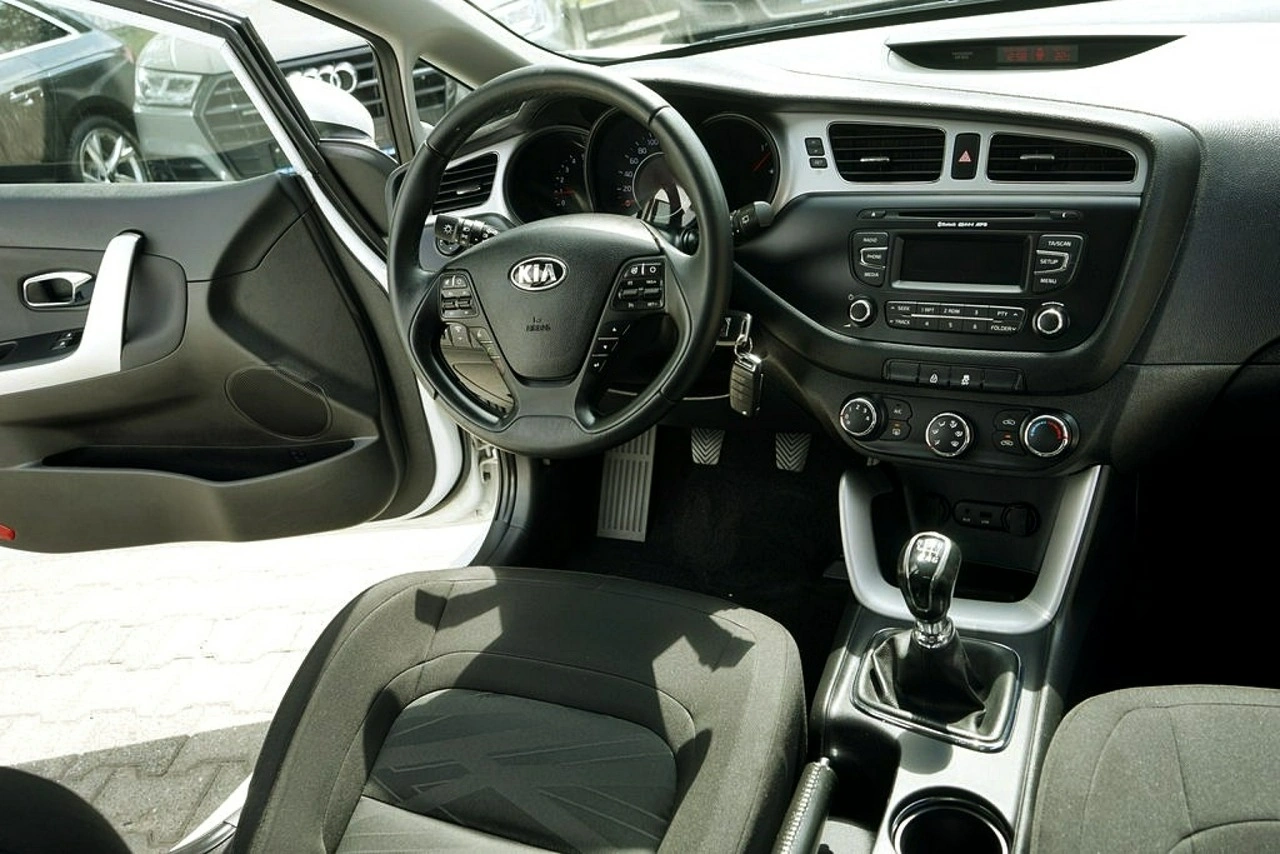 Kia Ceed - Zdjęcie 19