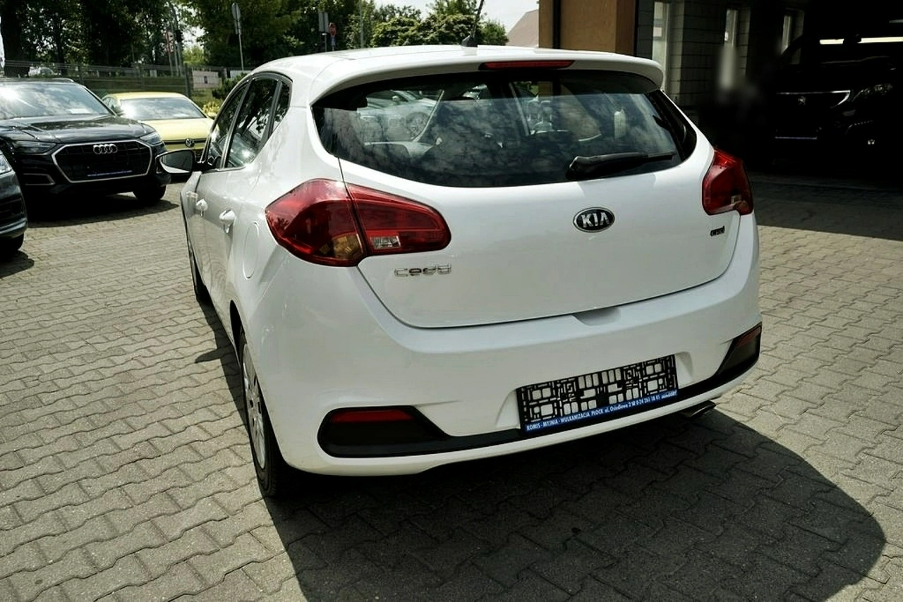 Kia Ceed - Zdjęcie 4