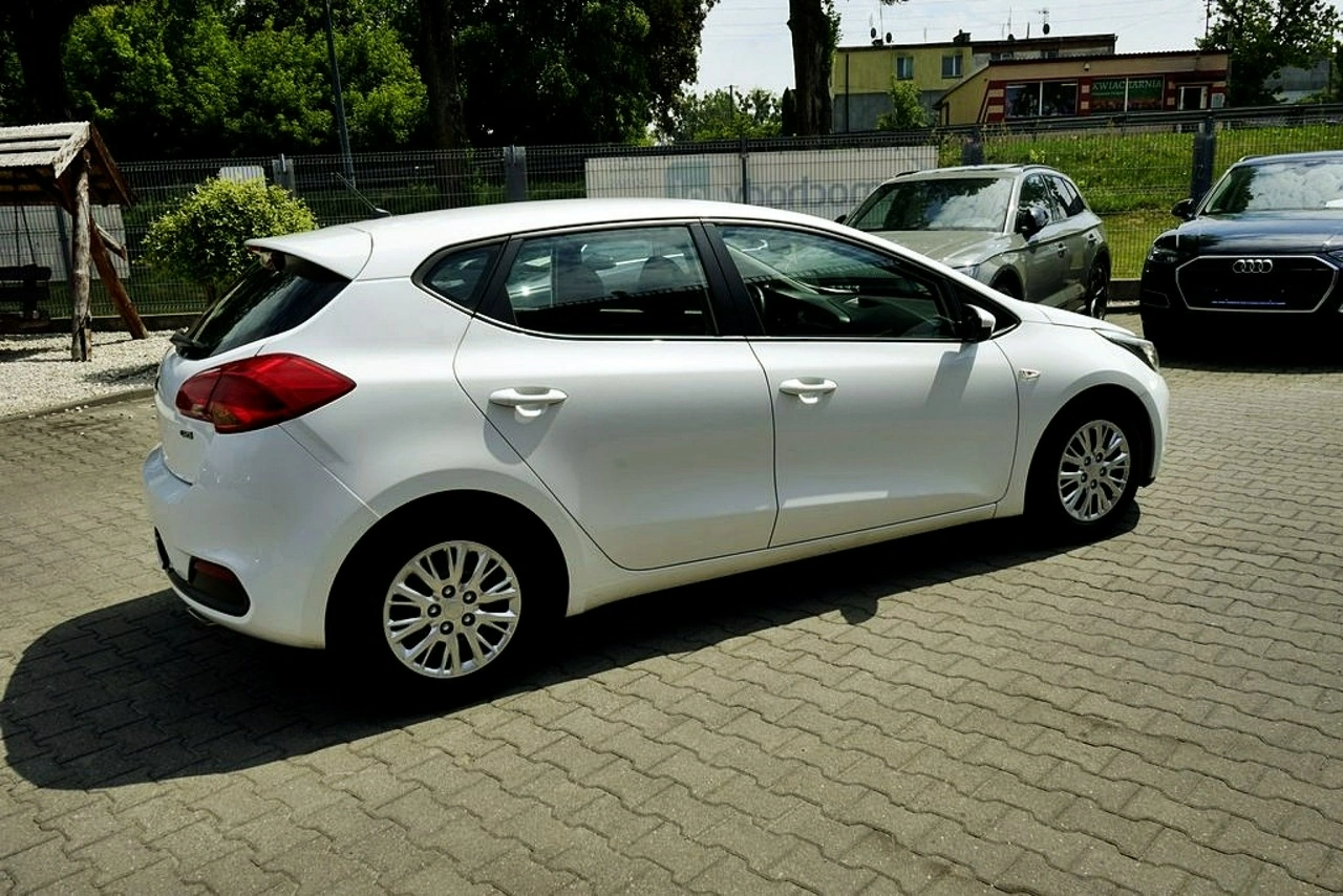 Kia Ceed - Zdjęcie 6