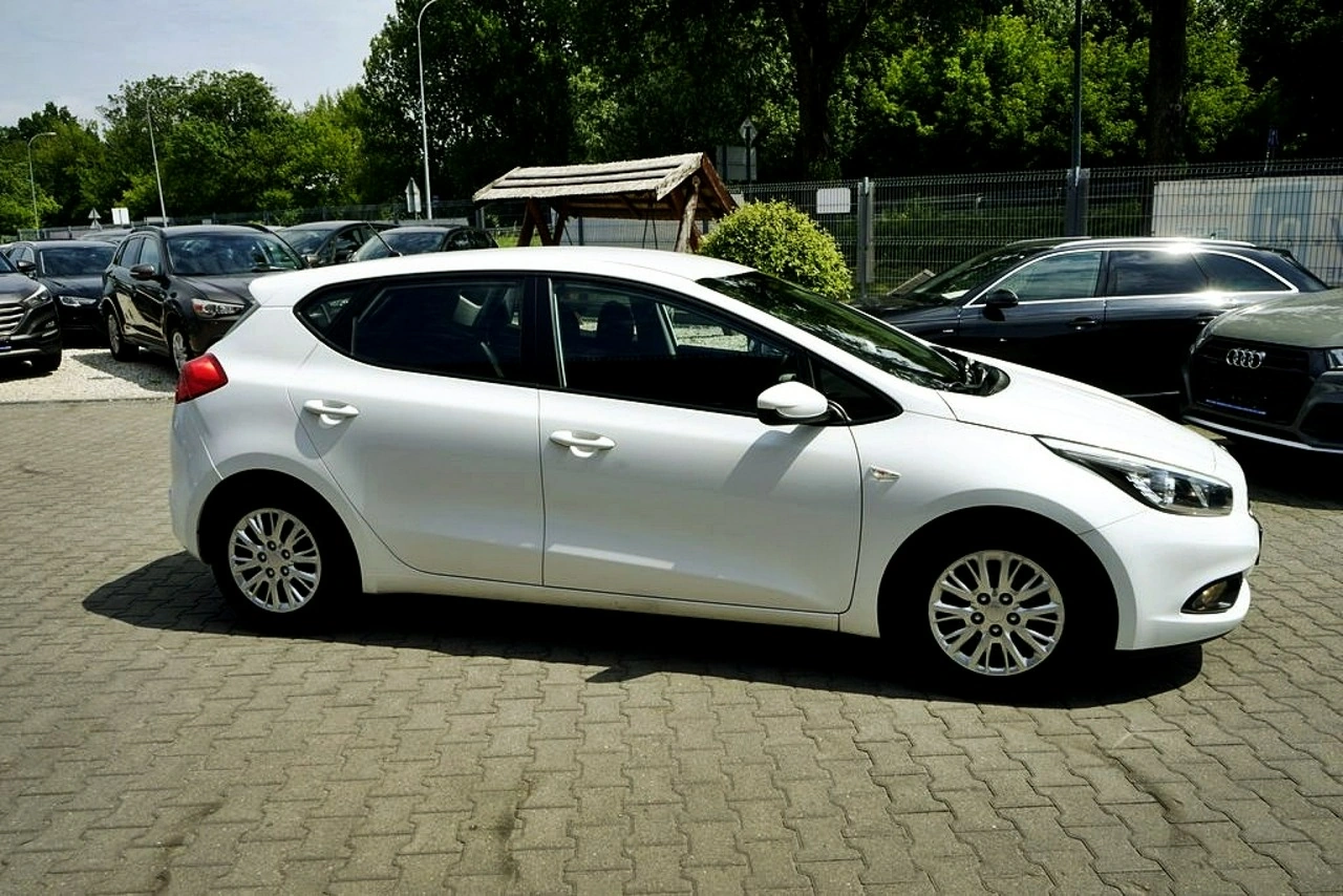 Kia Ceed - Zdjęcie 7